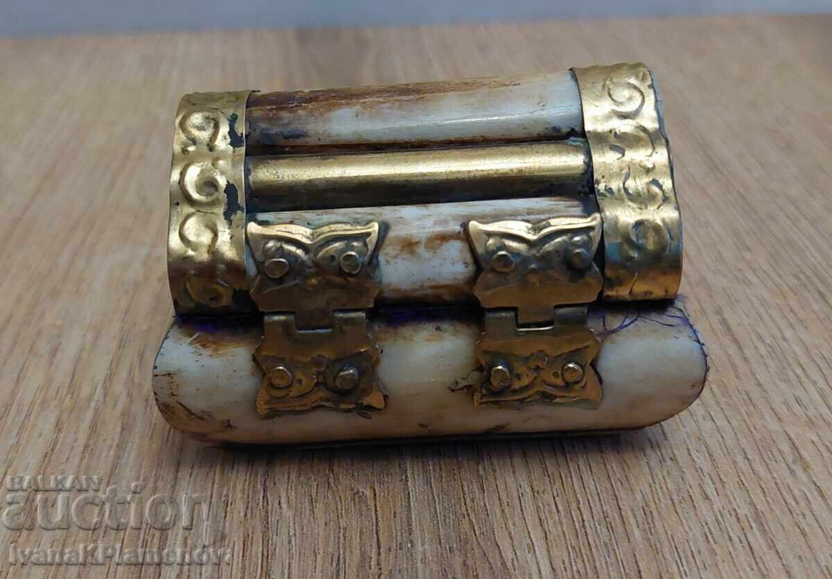 Κουτί από κόκκαλο για γνώστες - 5