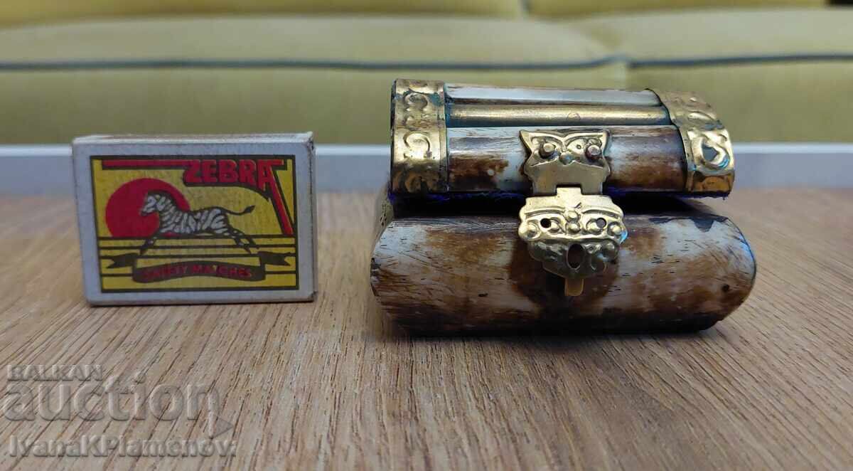 Κουτί από κόκκαλο για γνώστες - 7