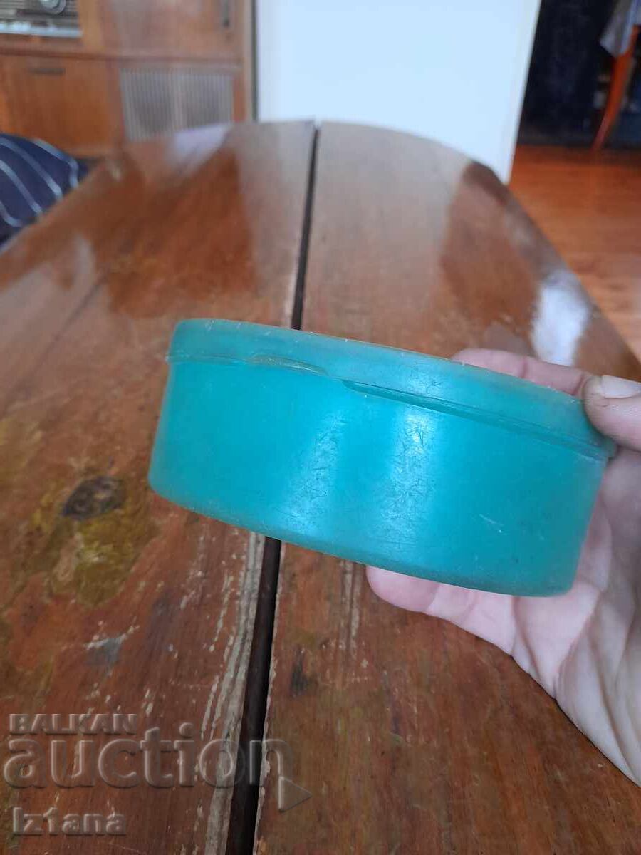 Παλιό κουτί δολώματος ψαρέματος με τιμή 32.00 BGN | € 16.36