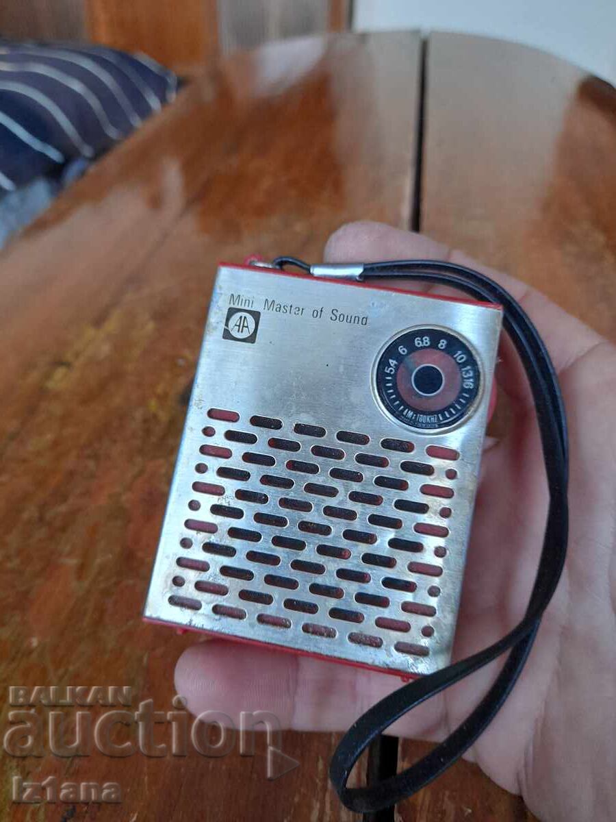 Old radio, radio receiver Master Sound with price 32.00 BGN | € 16.36 Old radio, radio receiver Master Sound with price 32.00 BGN | € 16.36