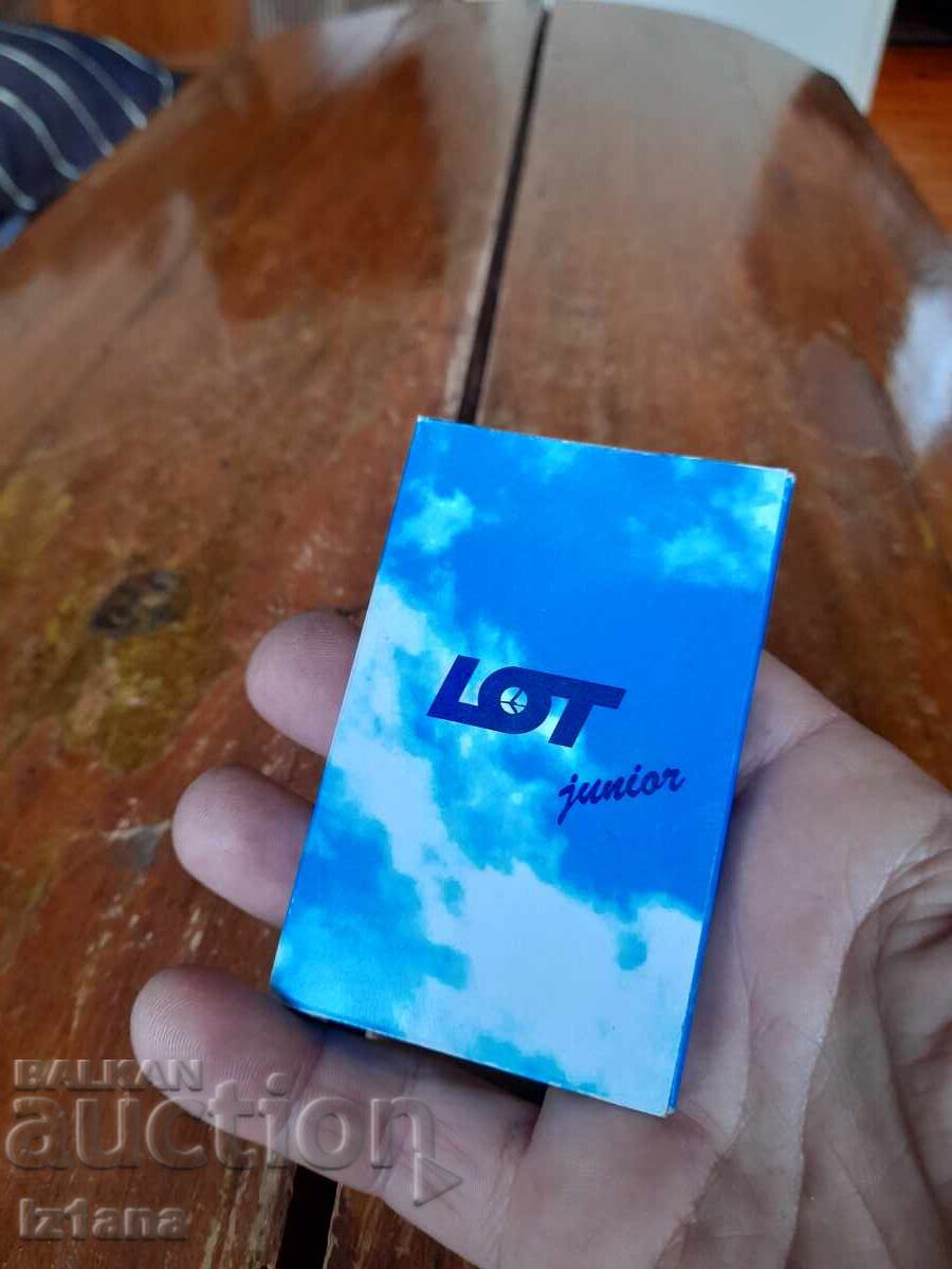 Cărți de joc LOT Junior cu preț 12.00 BGN | € 6.14 Cărți de joc LOT Junior cu preț 12.00 BGN | € 6.14