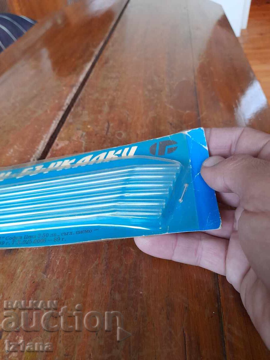 Delivery of Old straws, stirrers Delivery of Old straws, stirrers