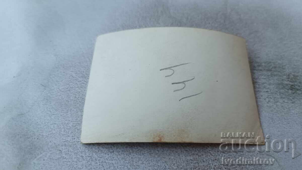 Снимка Двама млади мъже с ретро велосипеди на шосето с цена 1.65 лв. | € 0.84