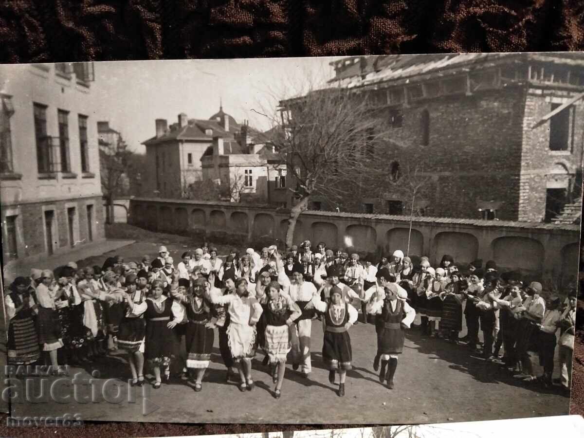 Old photos Bulgaria. Costumes/folklore. The 30s with price 3.50 BGN | € 1.79