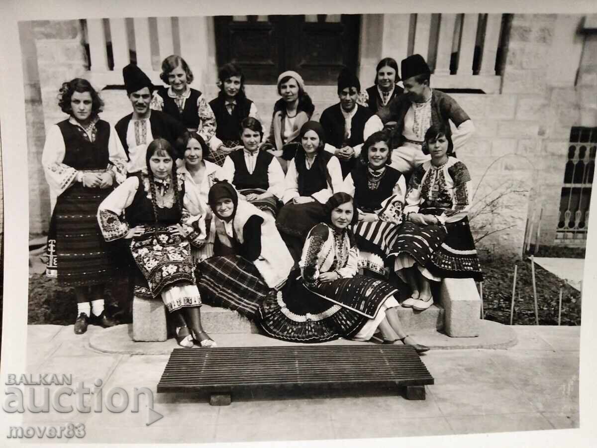 Delivery of Old photos Bulgaria. Costumes/folklore. The 30s