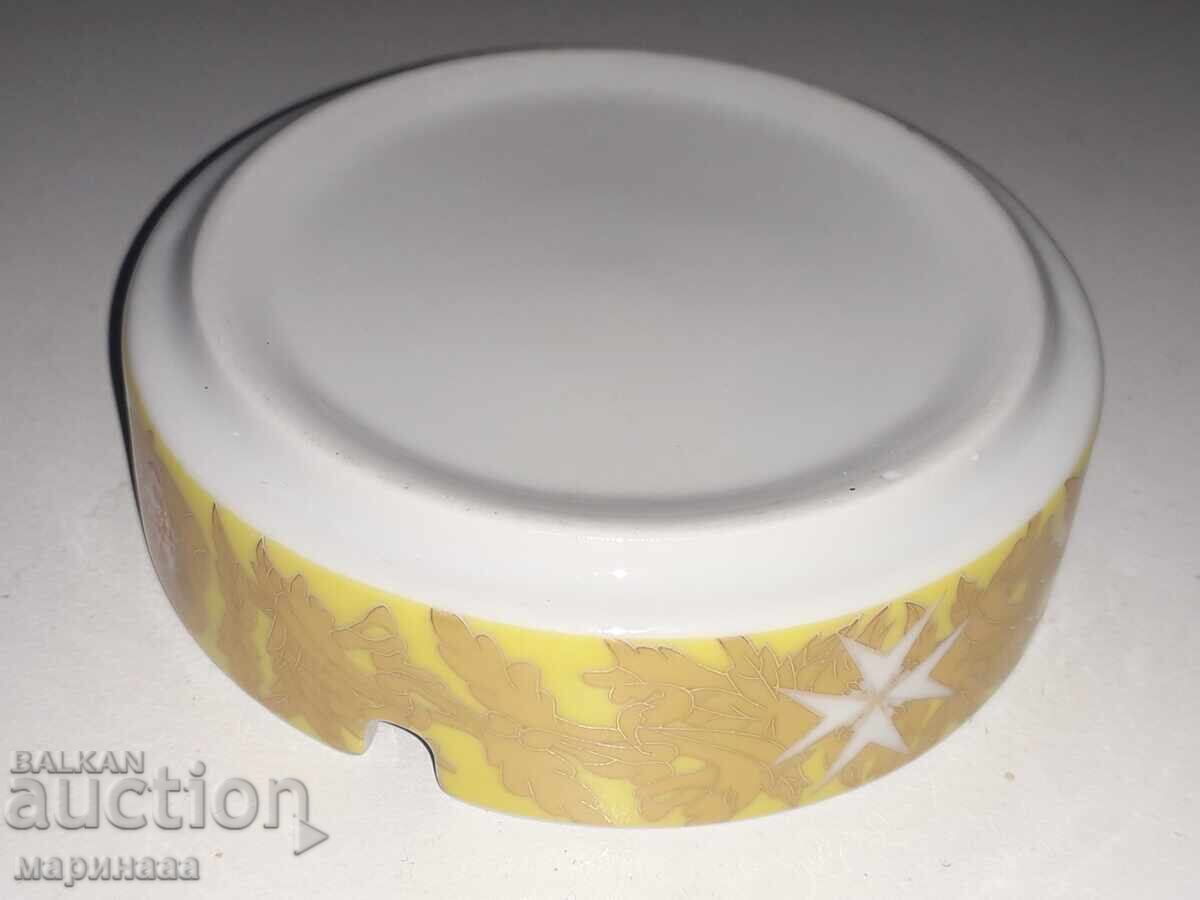 Delivery of ASHTRAY. PORCELAIN. GOLD PLATING. MALTA
