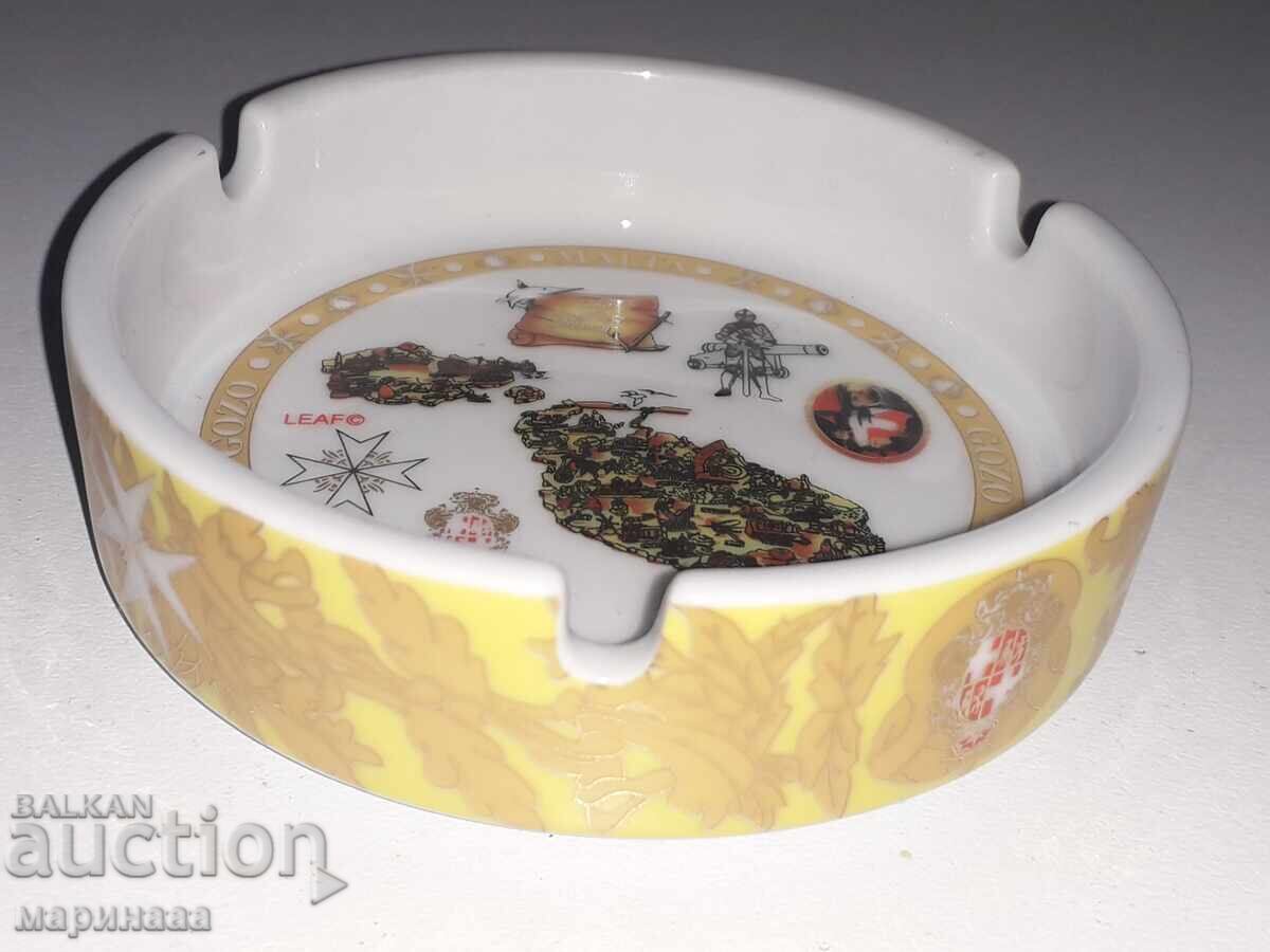 ASHTRAY. PORCELAIN. GOLD PLATING. MALTA