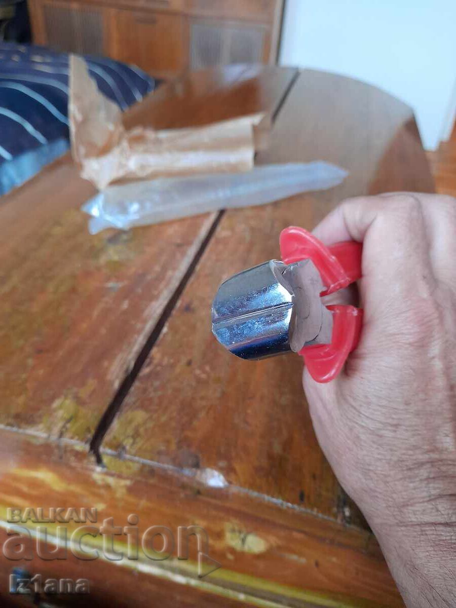 Delivery of Old pliers Delivery of Old pliers