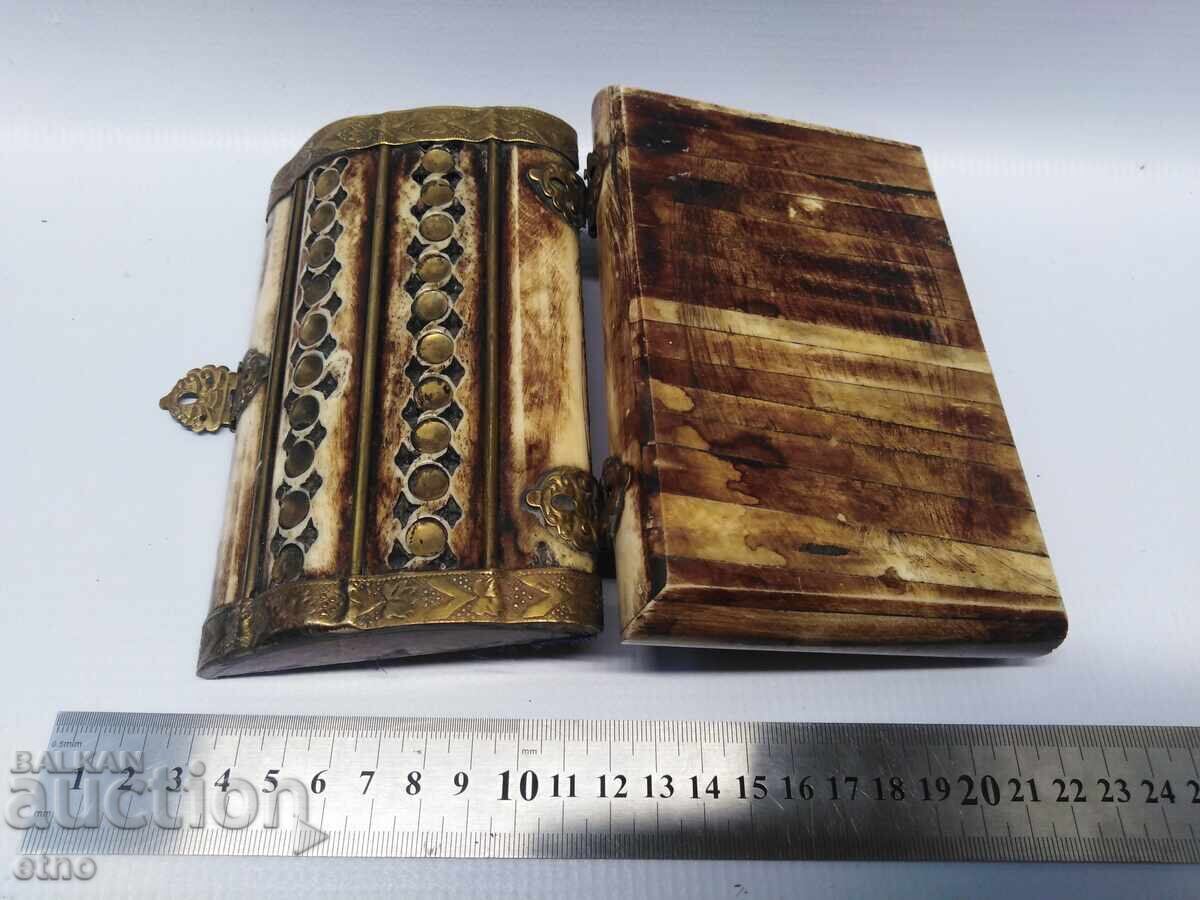 Delivery of OLD LARGE JEWELRY BOX FROM CAMEL BONE Delivery of OLD LARGE JEWELRY BOX FROM CAMEL BONE