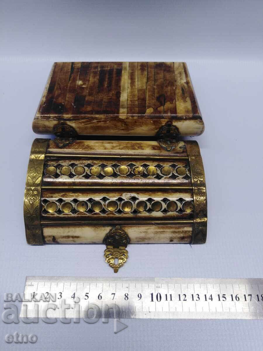 OLD LARGE JEWELRY BOX FROM CAMEL BONE - 5 OLD LARGE JEWELRY BOX FROM CAMEL BONE - 5