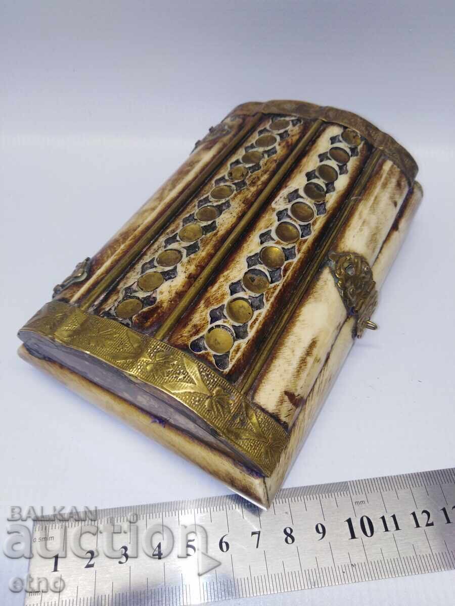OLD LARGE JEWELRY BOX FROM CAMEL BONE - 7 OLD LARGE JEWELRY BOX FROM CAMEL BONE - 7