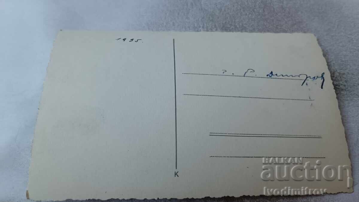 Снимка Мъж в кабинета по химия 1935 с цена 3.45 лв. | € 1.76