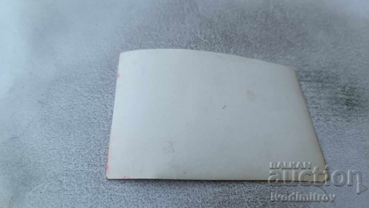 Снимка Жена на дюшек на плажа с цена 1.45 лв. | € 0.74