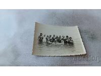 Снимка Младежи и девойки в морето