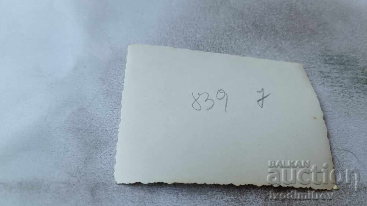 Fotografie Patru fete tinere pe malul mării cu preț 1.85 BGN | € 0.95