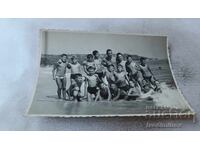 Fotografie Varna Băieți pe malul mării 1963