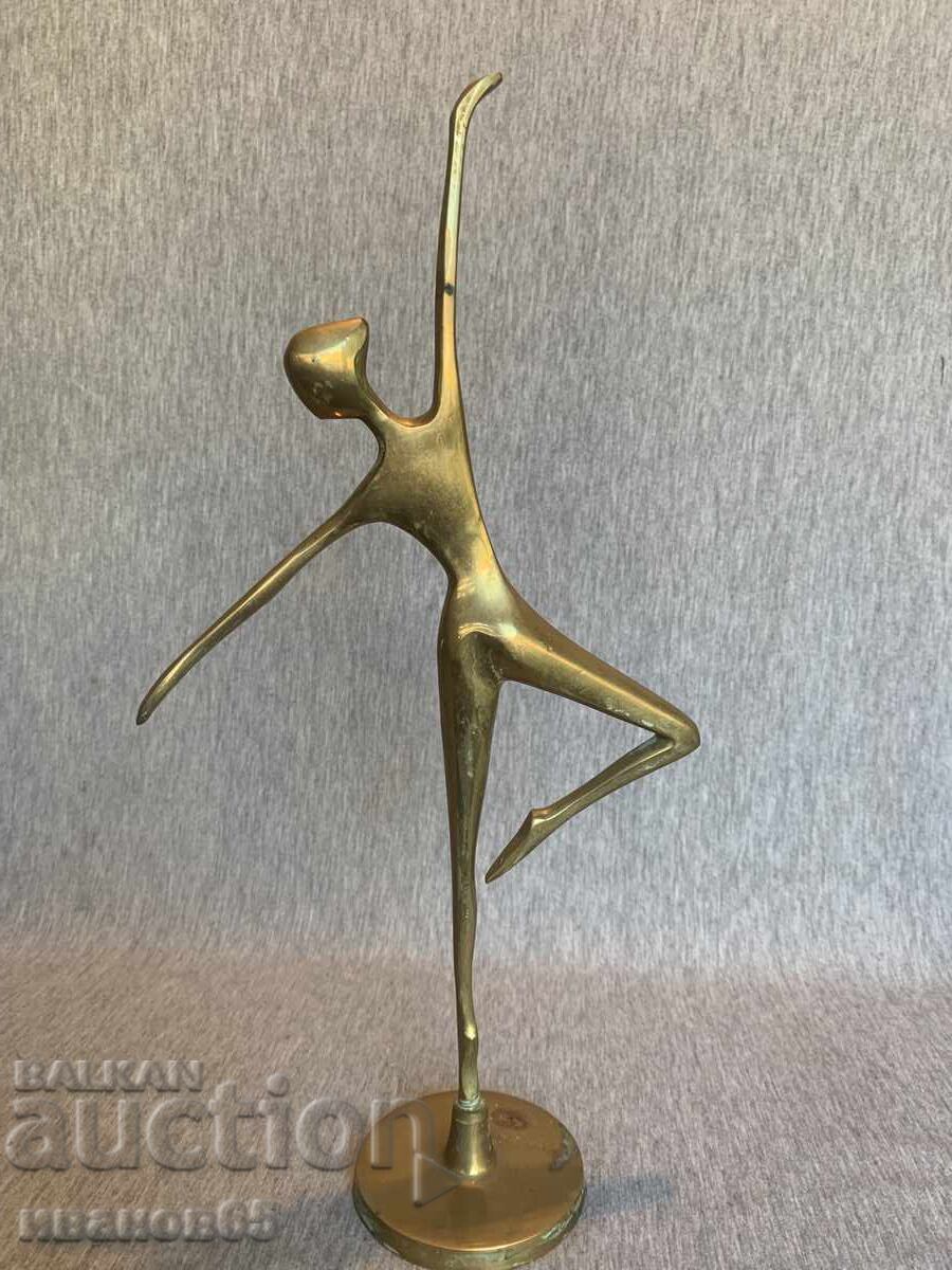Delivery of Old bronze figure statuette of a ballerina Delivery of Old bronze figure statuette of a ballerina