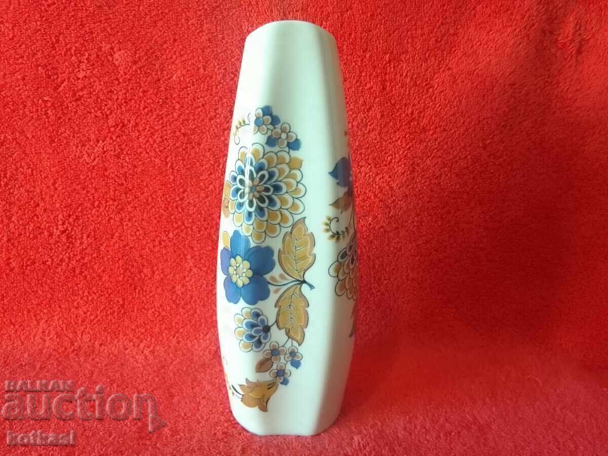 Παλιά πορσελάνινη βάζα Ανατολικής Γερμανίας Unterweissbach λουλούδια