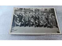 Φωτογραφία Σόφια Άνδρες με κορδέλες ΟΡΠΣ - ΑΡΙΣΤΟΣ και ΕΡΓΑΤΙΚΟΣ