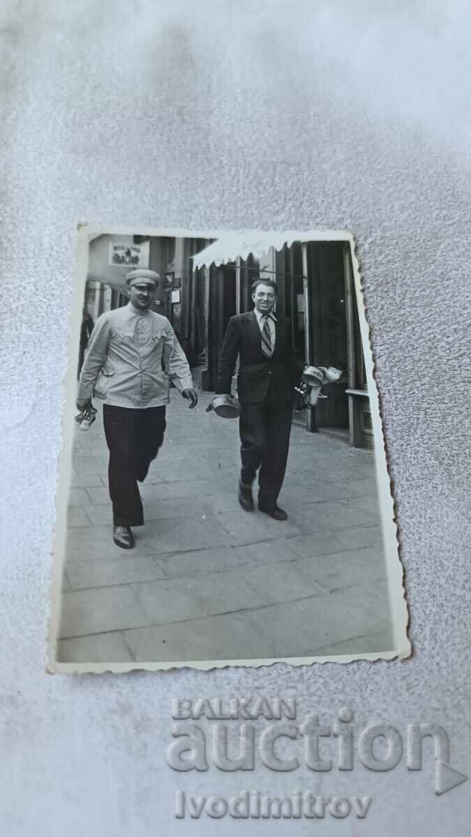 Photo Sofia Two men on a walk Photo Sofia Two men on a walk