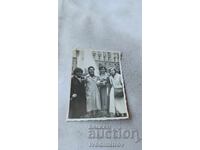 Φωτογραφία Σόφιας Τέσσερις γυναίκες μπροστά από το σιντριβάνι μπροστά από την Εθνική Τράπεζα της Βουλγαρίας 1938