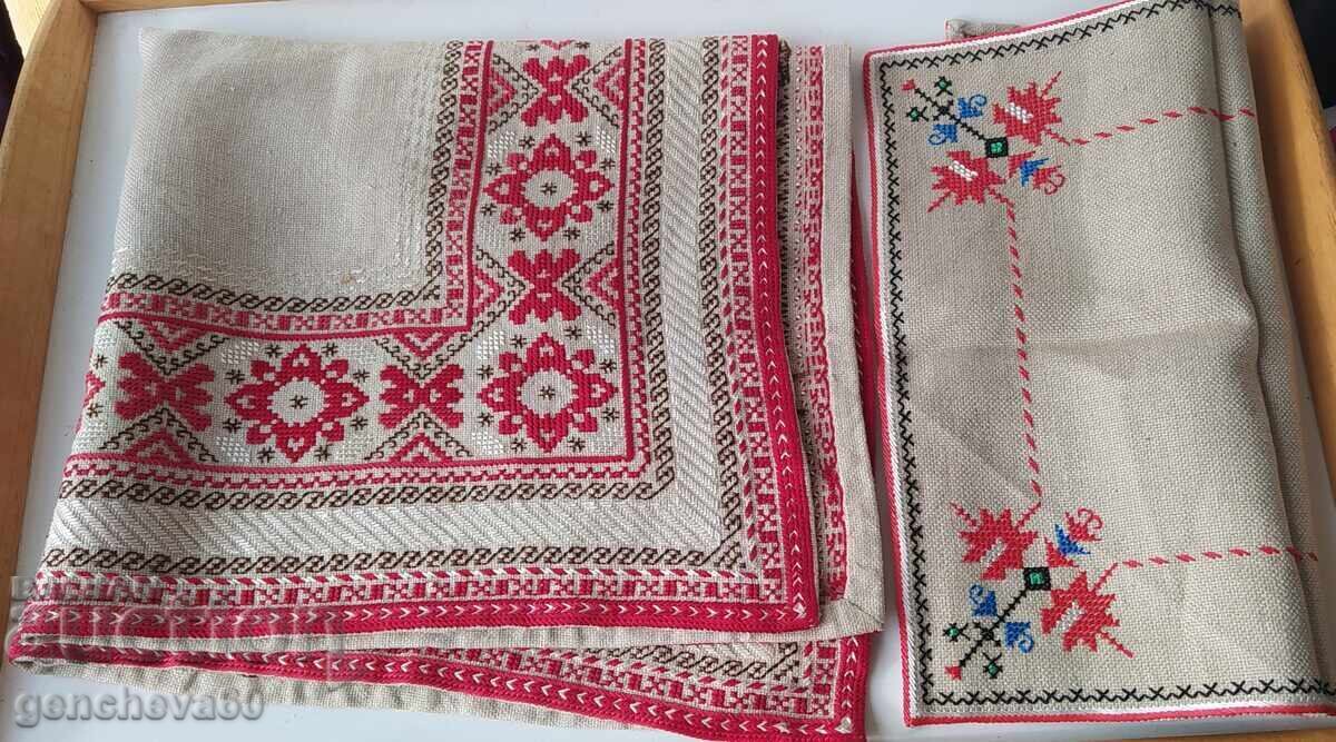 Доставка на Ръчно бродирано каре в/у лен /два броя Доставка на Ръчно бродирано каре в/у лен /два броя