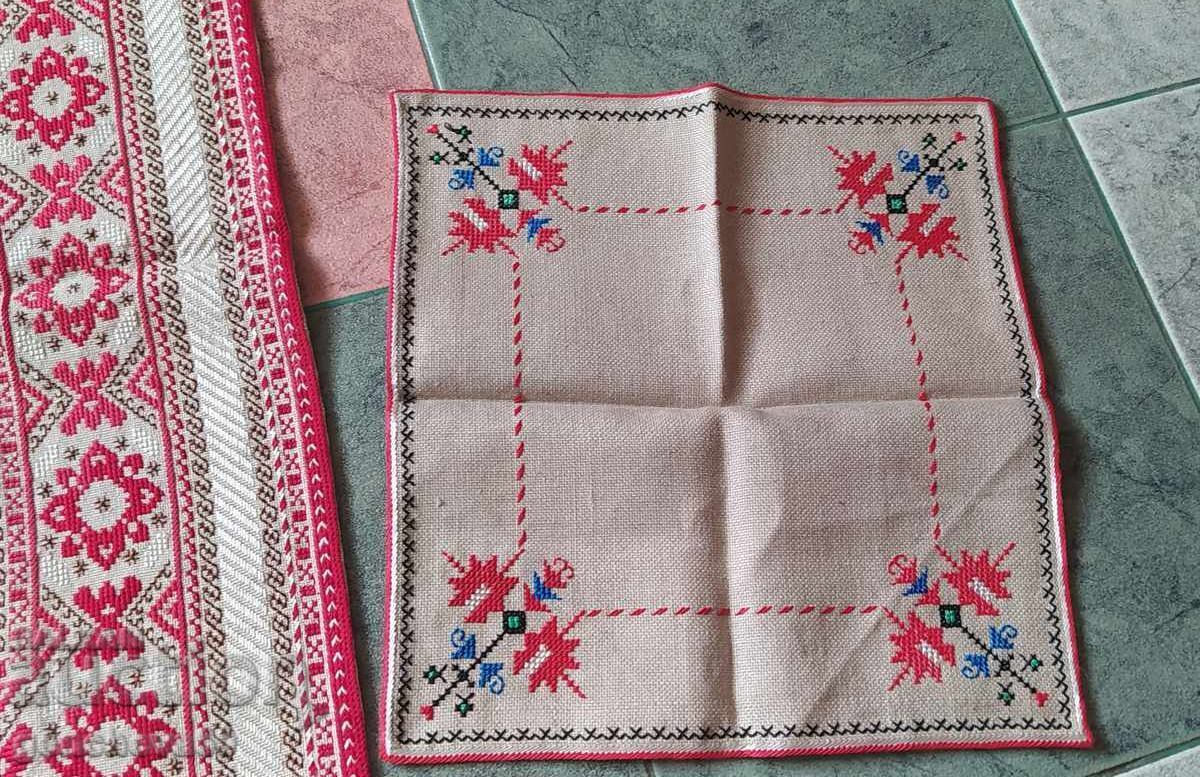Ръчно бродирано каре в/у лен /два броя - 5 Ръчно бродирано каре в/у лен /два броя - 5