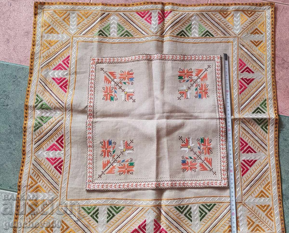 Fețe de masă brodate manual pe in din zestrea de mireasă - 5