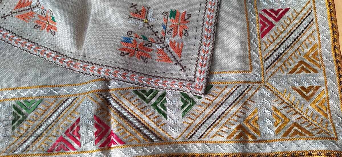 Χειροποίητα κεντημένα τραπεζομάντηλα σε λινό ύφασμα από προίκα - 6