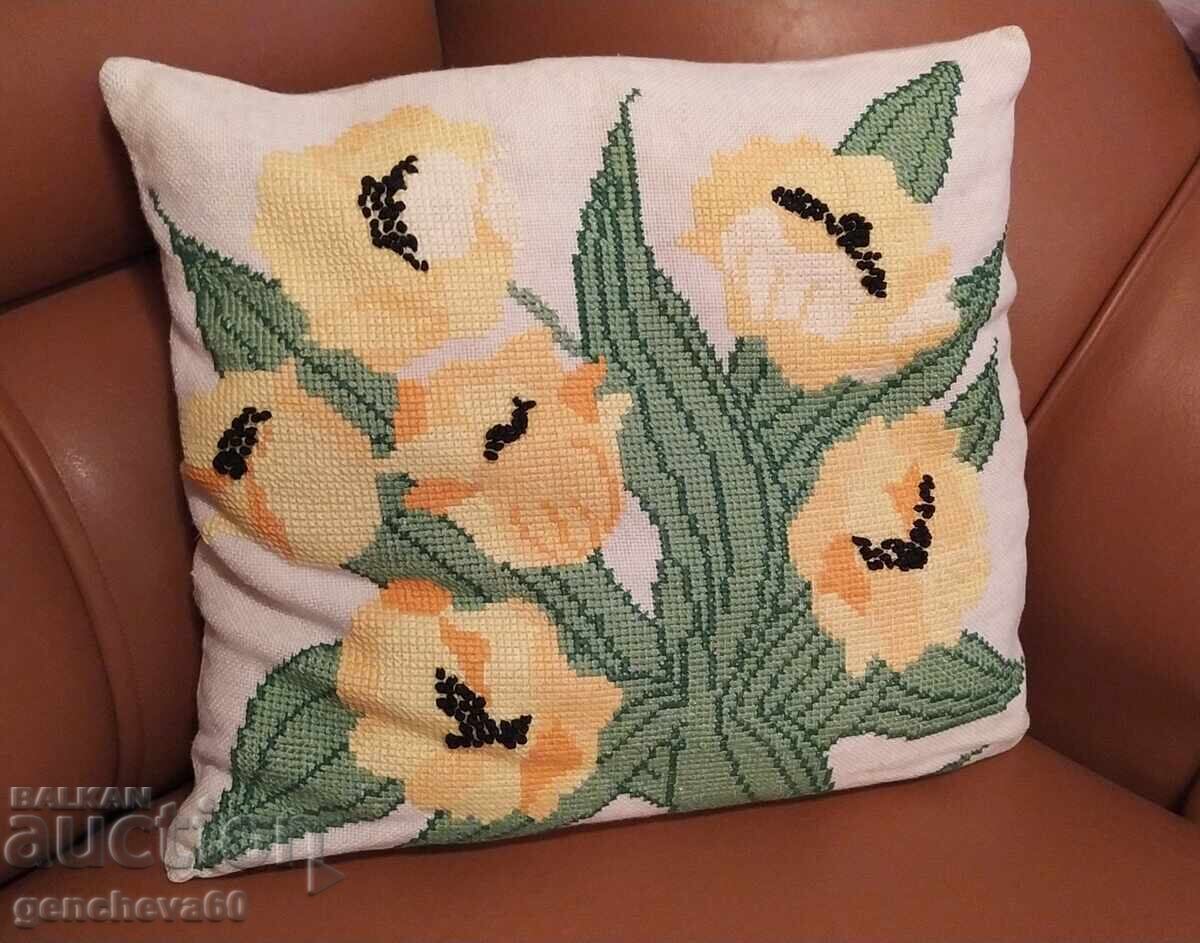 Hand-embroidered linen pillow 34/35cm - 7 Hand-embroidered linen pillow 34/35cm - 7