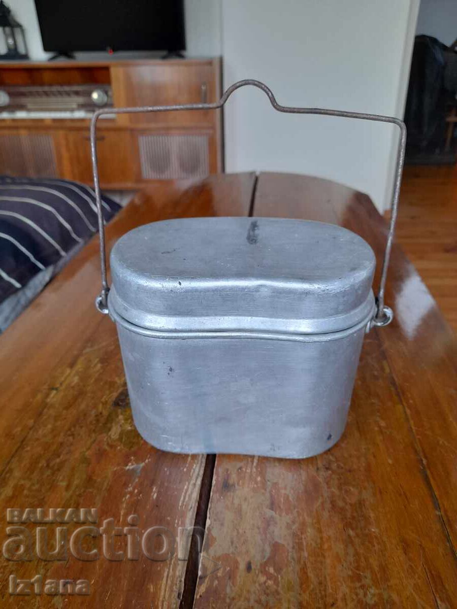 Auction  Old soldier's food box