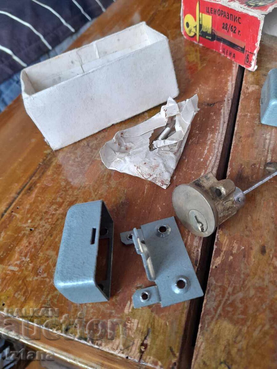 Auction  Old additional lock, latch Finprom