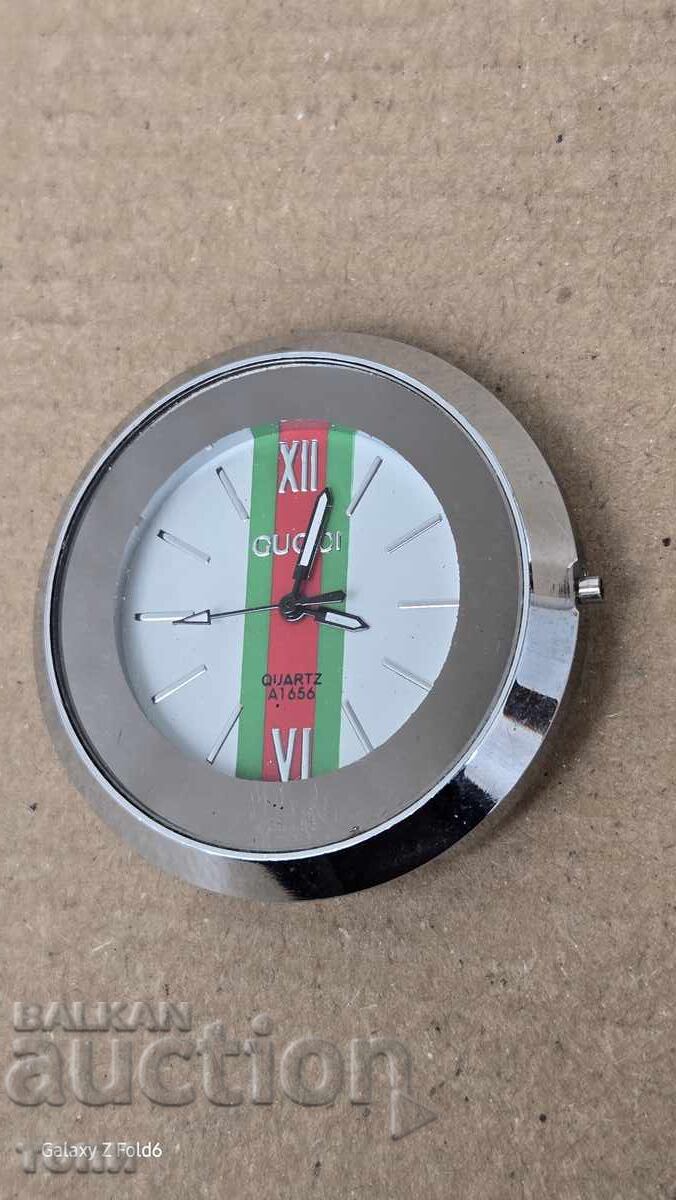 ЧАСОВНИК РЯДЪК НЕ ЗНАМ ДАЛИ РАБОТИ БЗЦ  !!!! с цена 1.51 лв. | € 0.77