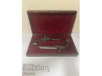 Διπλά πιστόλια με πυρίτιδα