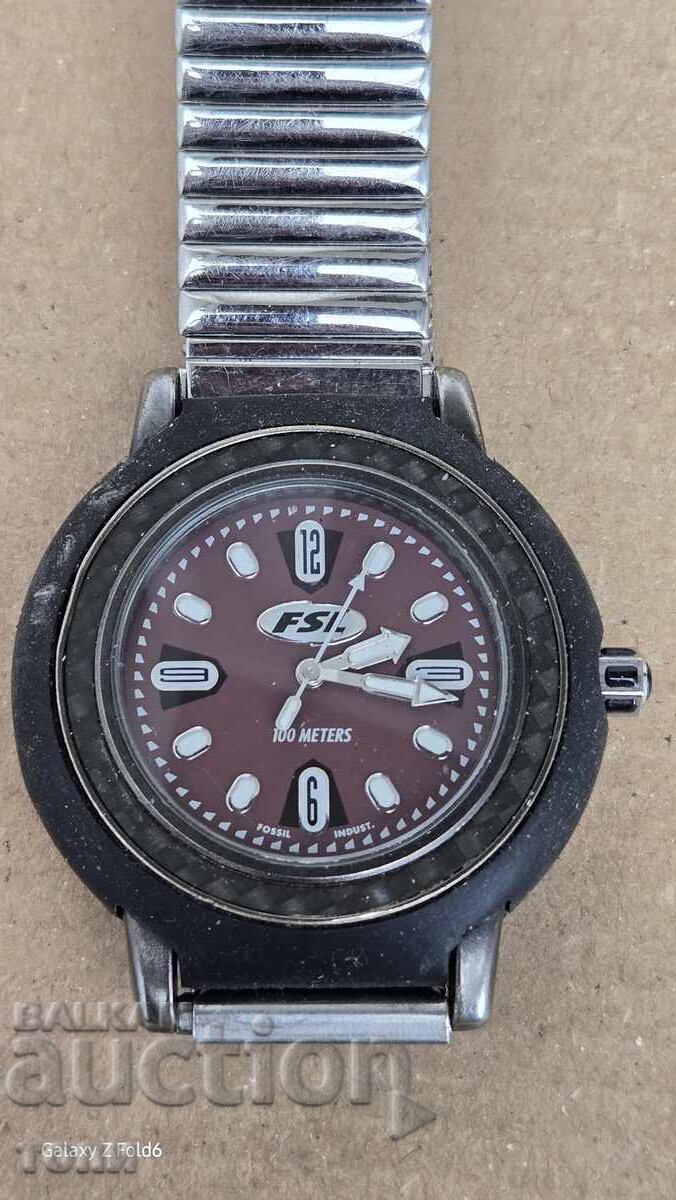 FOSSIL QUARTZ РЯДЪК НЕ ЗНАМ ДАЛИ РАБОТИ БЗЦ  !!!! с цена 1.51 лв. | € 0.77