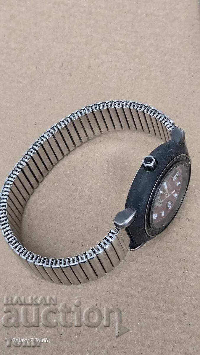 Доставка на FOSSIL QUARTZ РЯДЪК НЕ ЗНАМ ДАЛИ РАБОТИ БЗЦ  !!!!