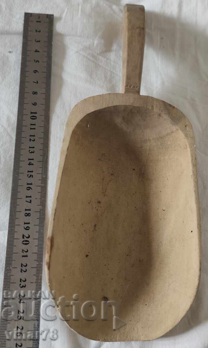 OLD WOODEN SHOVEL GRAIN MEASURE with price 36.99 BGN | € 18.91