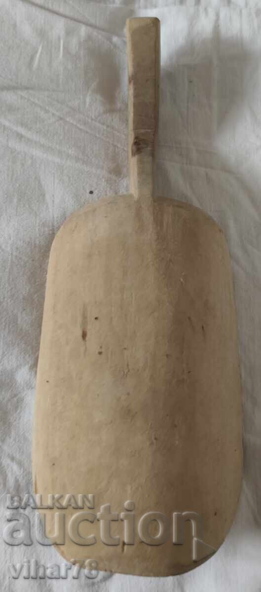 Delivery of OLD WOODEN SHOVEL GRAIN MEASURE