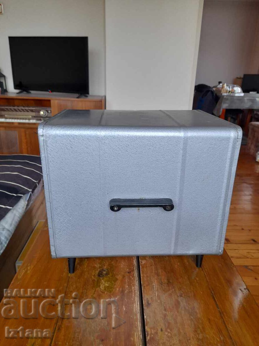 Παλιό Ρωσικό ηλεκτρικό φούρνο με τιμή 110.00 BGN | € 56.24