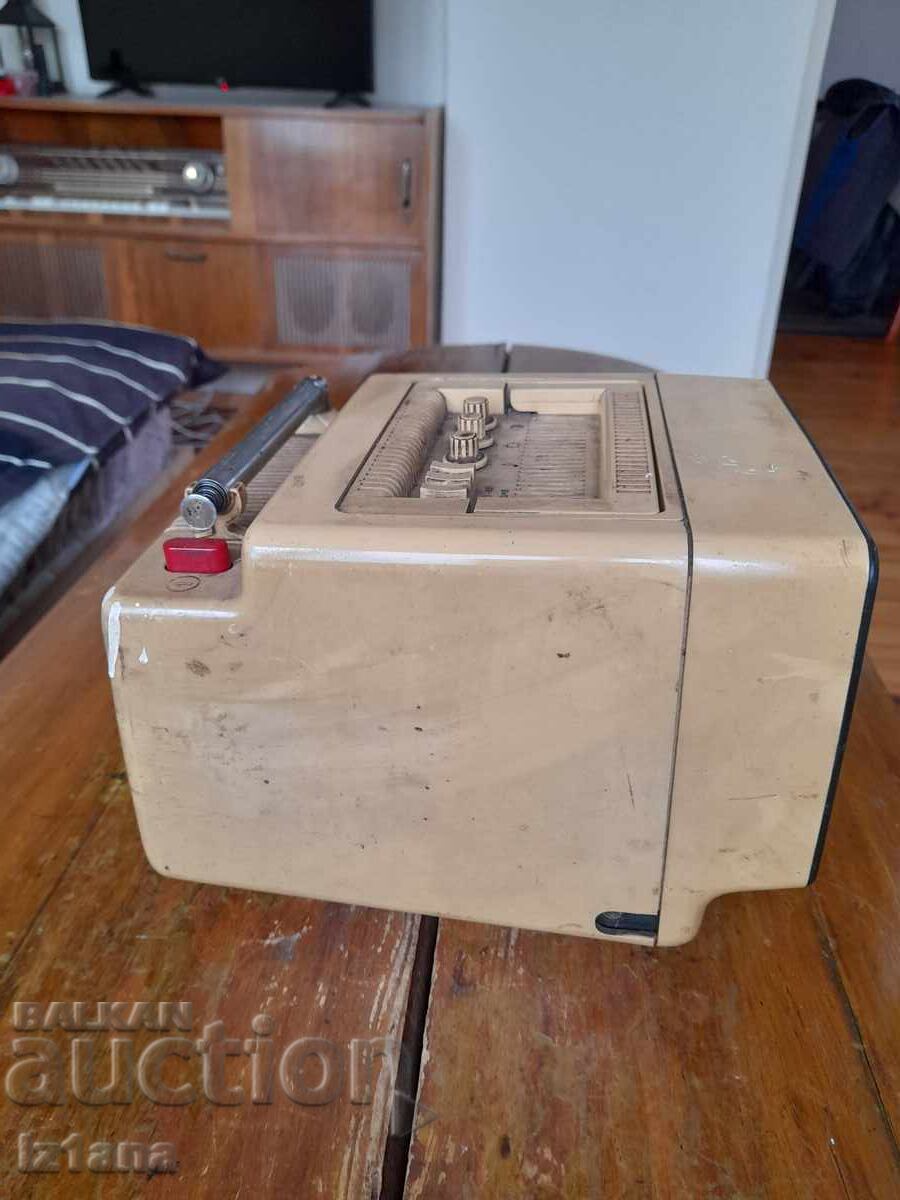 Livrarea Televizor vechi Electronica 409D Livrarea Televizor vechi Electronica 409D