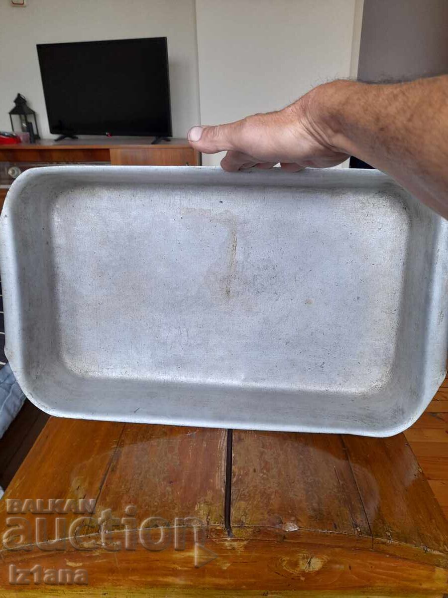 Auction Old aluminum tray, casserole Auction Old aluminum tray, casserole