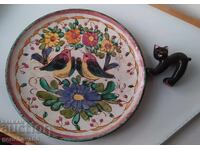 Όμορφη πιατέλα τοίχου, "Κοτοπουλάκια" μαγιόλικα και γατάκι/Ιταλία