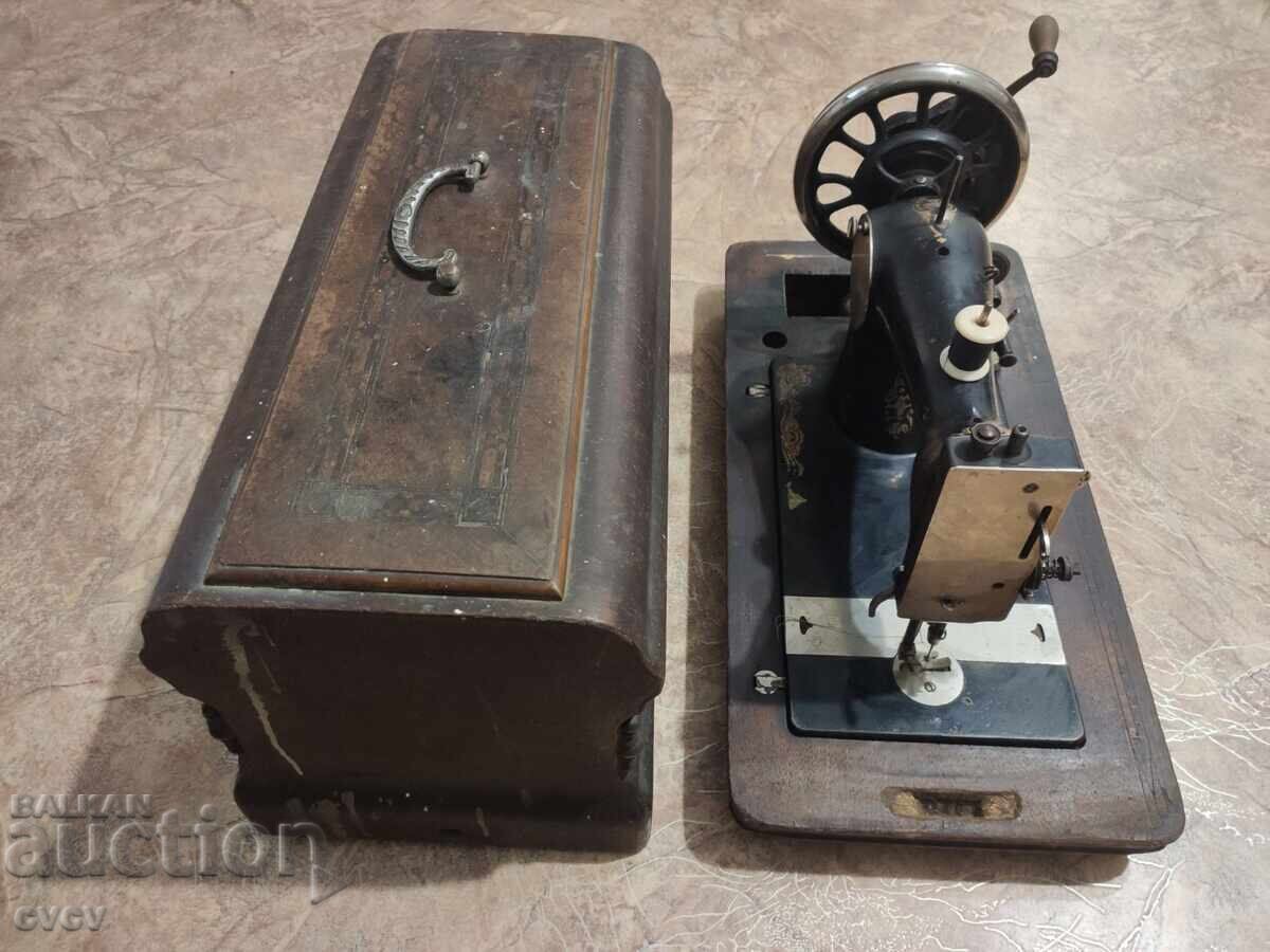 Ραπτομηχανή GRITZNER - Γκριτζνερ με τιμή 19.00 BGN | € 9.71 Ραπτομηχανή GRITZNER - Γκριτζνερ με τιμή 19.00 BGN | € 9.71