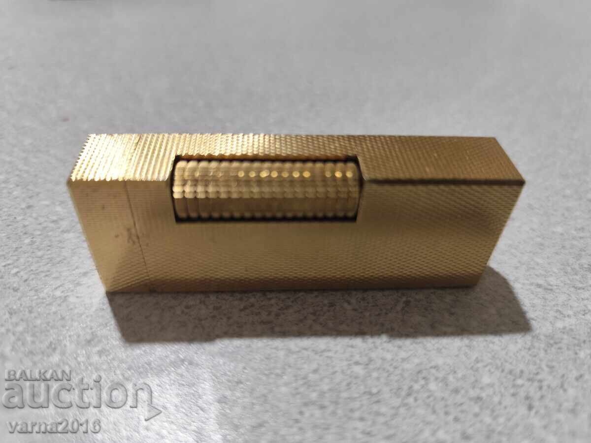 Retro Dunhill Rollagas Lighter with price 120.00 BGN | € 61.36 Retro Dunhill Rollagas Lighter with price 120.00 BGN | € 61.36