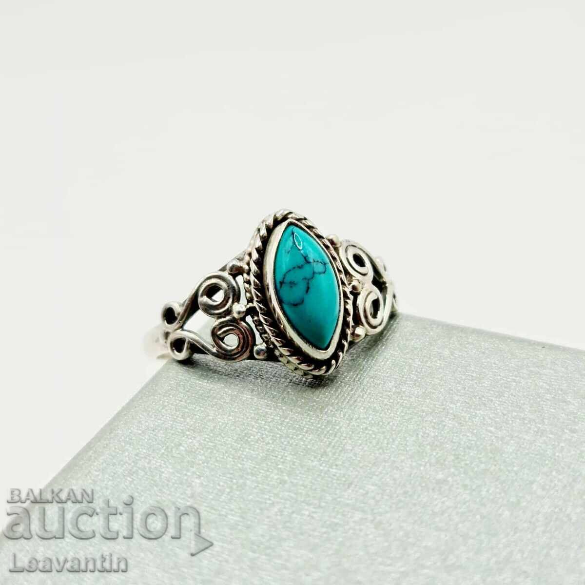 Ασημένιο δαχτυλίδι με τιρκουάζ με τιμή 52.00 BGN | € 26.59