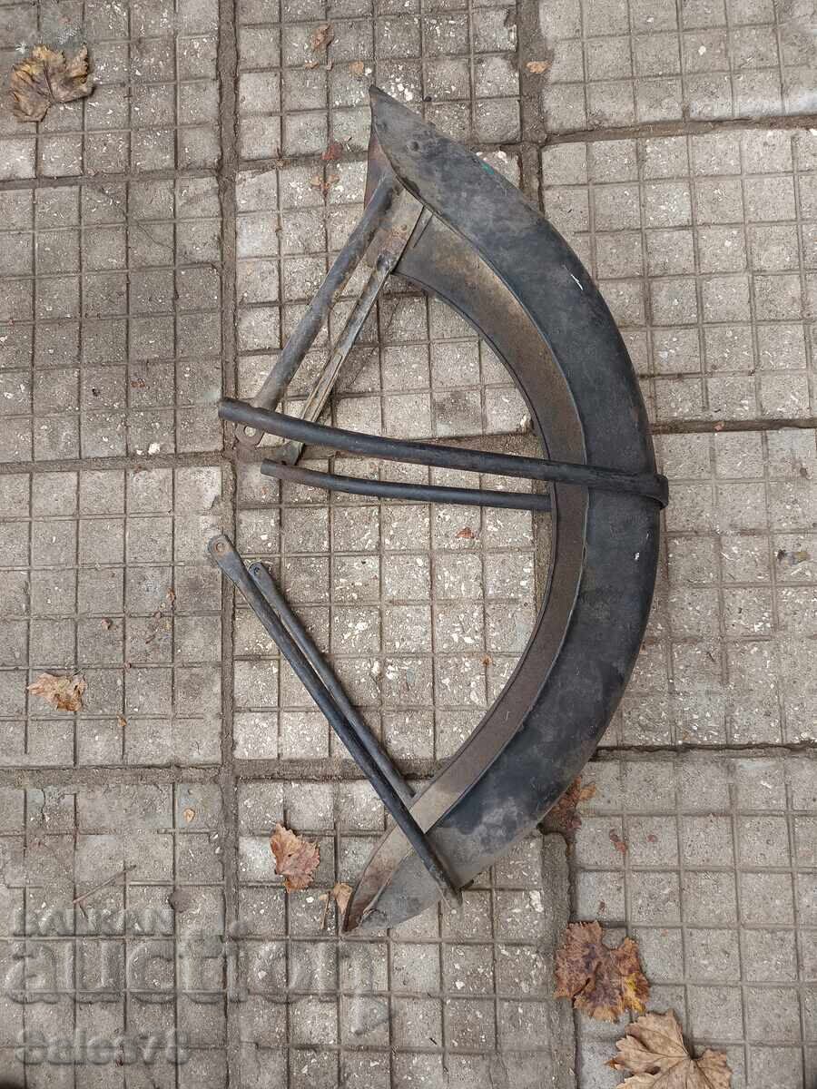 Μπροστινό φτερό για παλιό γερμανικό μοτέρ με τιμή 65.00 BGN | € 33.23