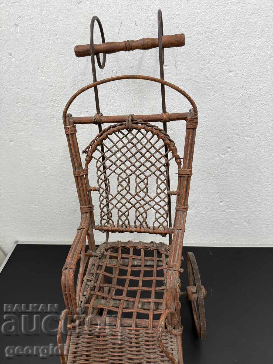 Cărucior vechi de păpuși pentru copii, secolul 19, nr. 7574 - 6 Cărucior vechi de păpuși pentru copii, secolul 19, nr. 7574 - 6