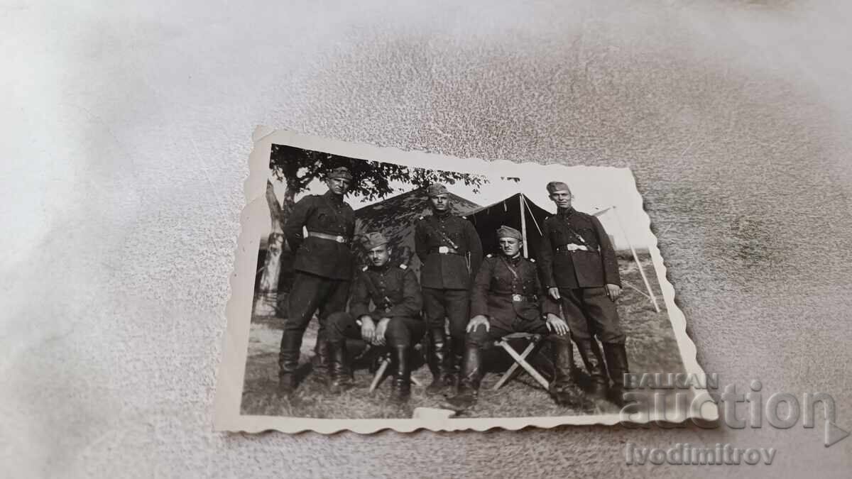 Снимка Петима сержанти Снимка Петима сержанти