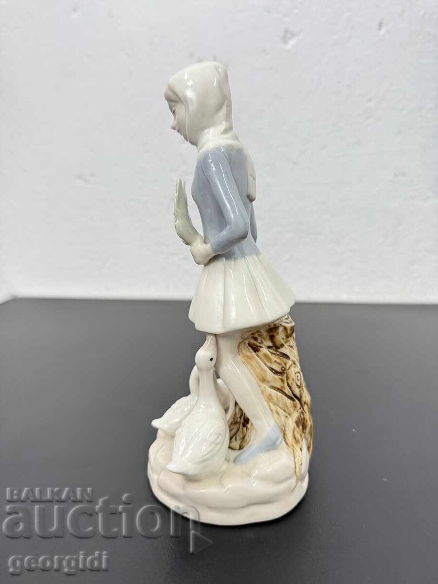 Ισπανικό πορσελάνινο ειδώλιο κοριτσιού με χήνες. №7577 - 6