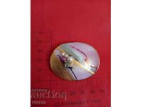 Старинна авторска брошка, порцелан